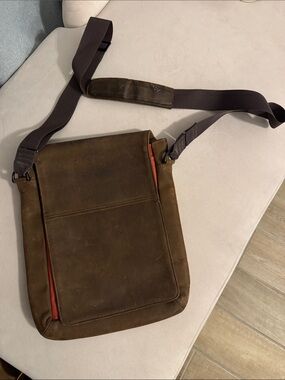 Men's Brown Leather Crossbody Messenger Bag - Durable Everyday Carry